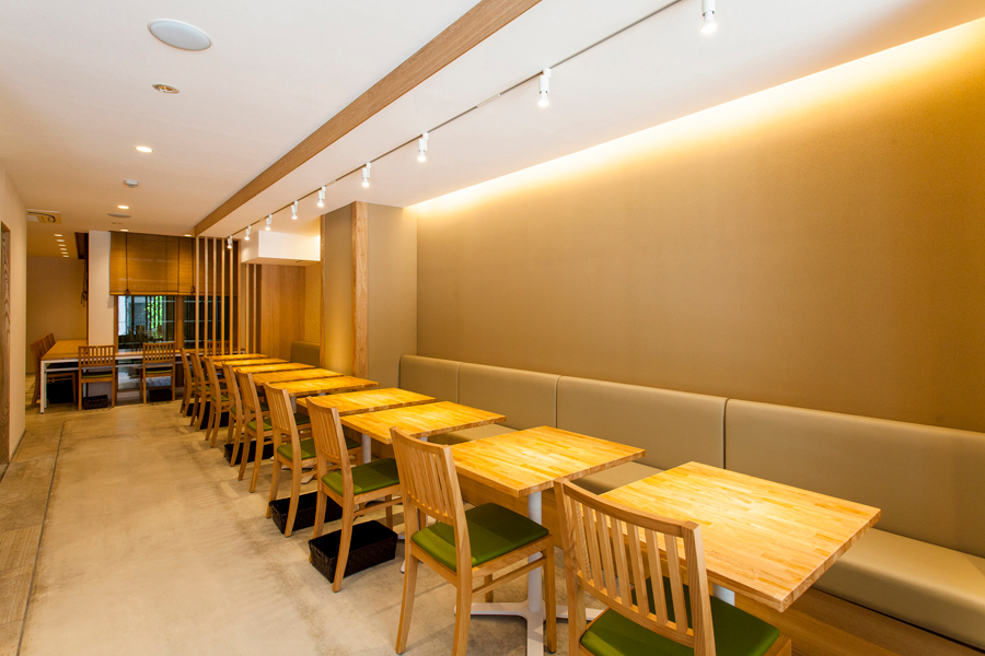 『京菜味のむら』の店内テーブル席イメージ