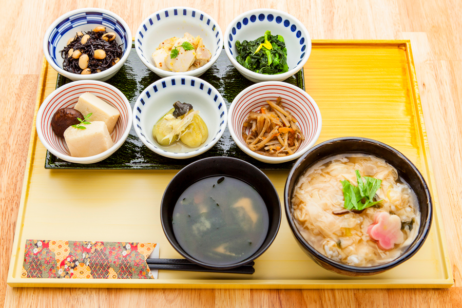 『京菜味のむら』の朝食メニュー「湯葉丼セット」