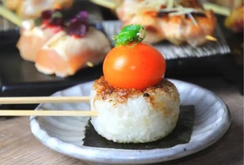 『焼き鳥 クカバラ』の焼きおにぎり