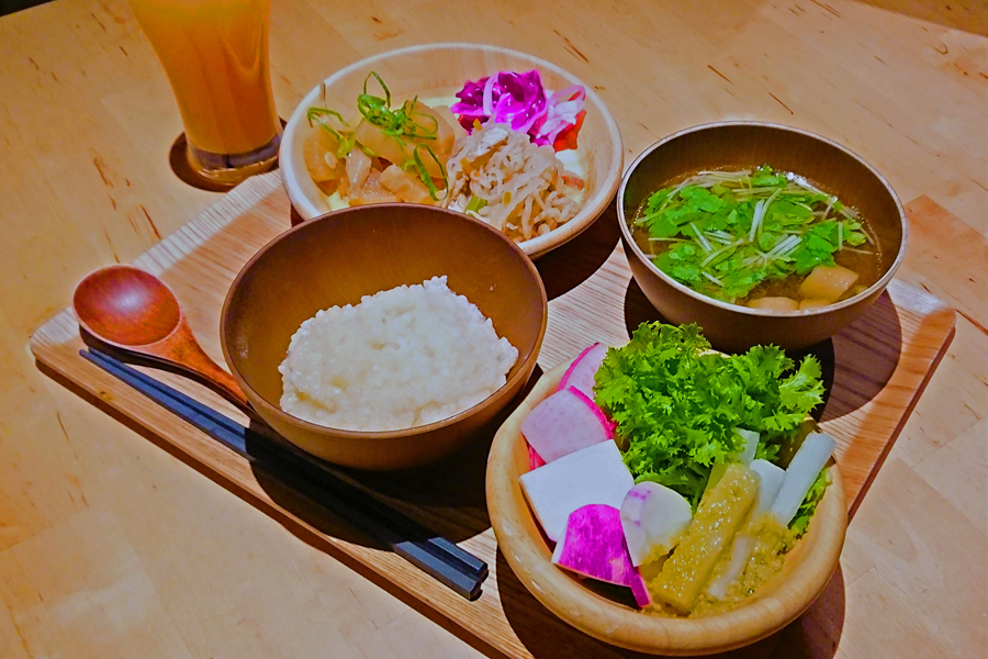 『都野菜 賀茂 烏丸店』の朝食ビュッフェイメージ