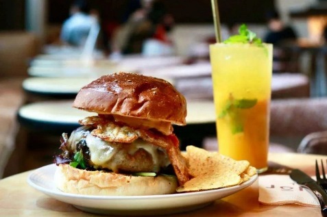 『The Jones Cafe | Bar』のハンバーガー