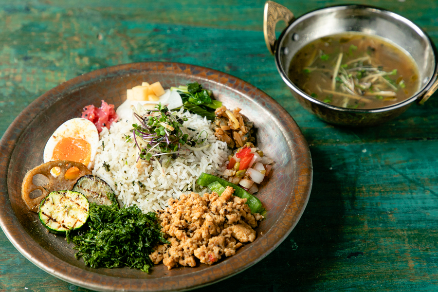 『SPICE GATE』の朝食メニュー「カレーリーフ香る魚介出汁カレー」