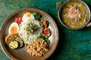 『SPICE GATE』の朝食メニュー「サバとしょうがの出汁カレー」