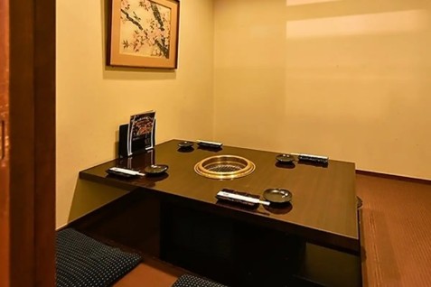「和牛焼肉 龍神」の店内