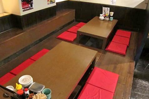 『居酒屋いなやん』の掘りごたつ座敷