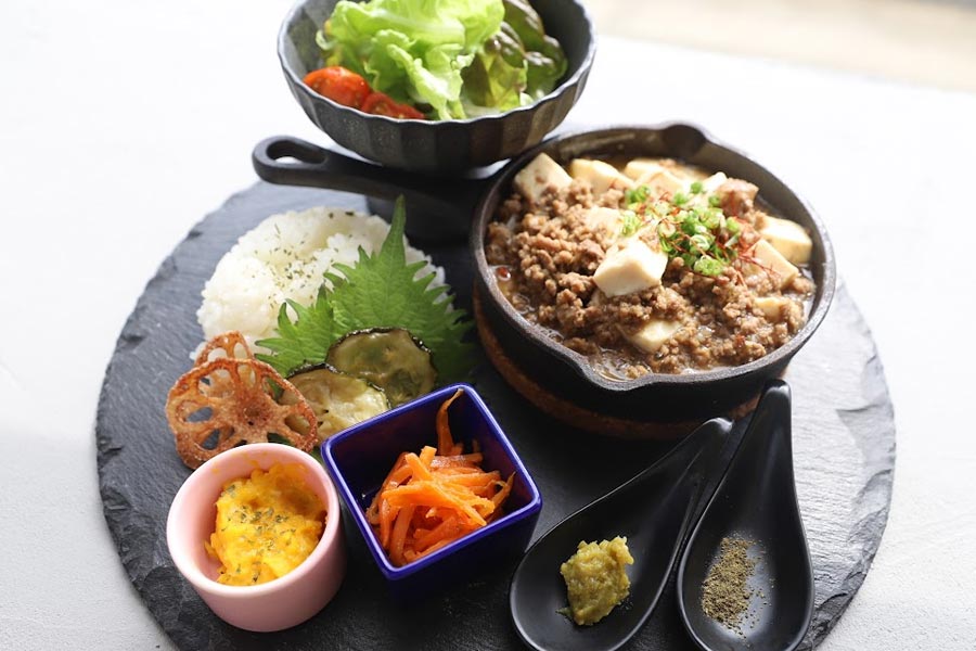 『ANTIQUA TREE CAFE（アンティカ ツリー カフェ）』の「麻婆豆腐」